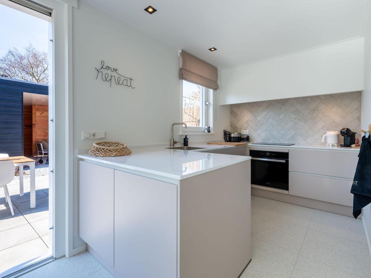 Cosy Holiday Home In Oostkapelle With A Garden Eksteriør bilde