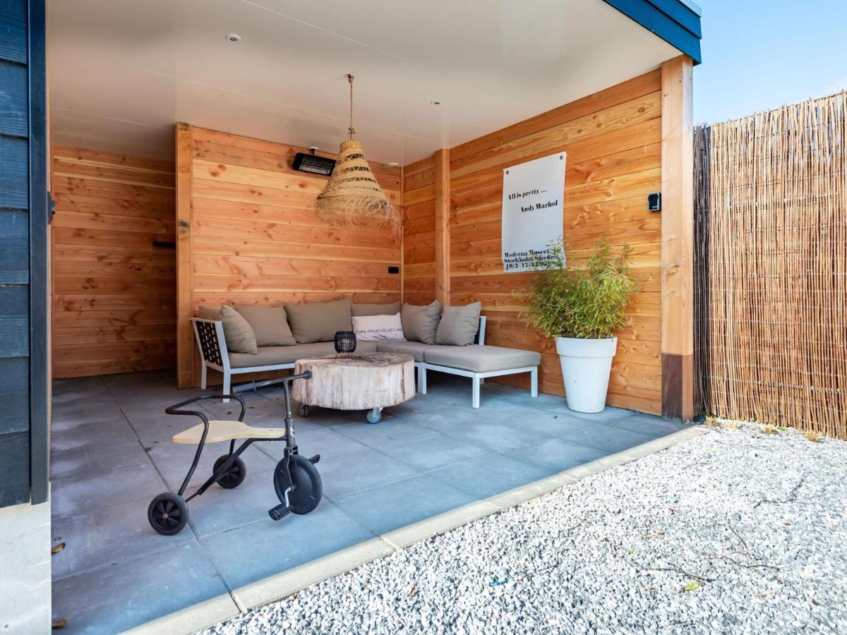 Cosy Holiday Home In Oostkapelle With A Garden Eksteriør bilde